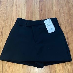 NWT Zara black skort